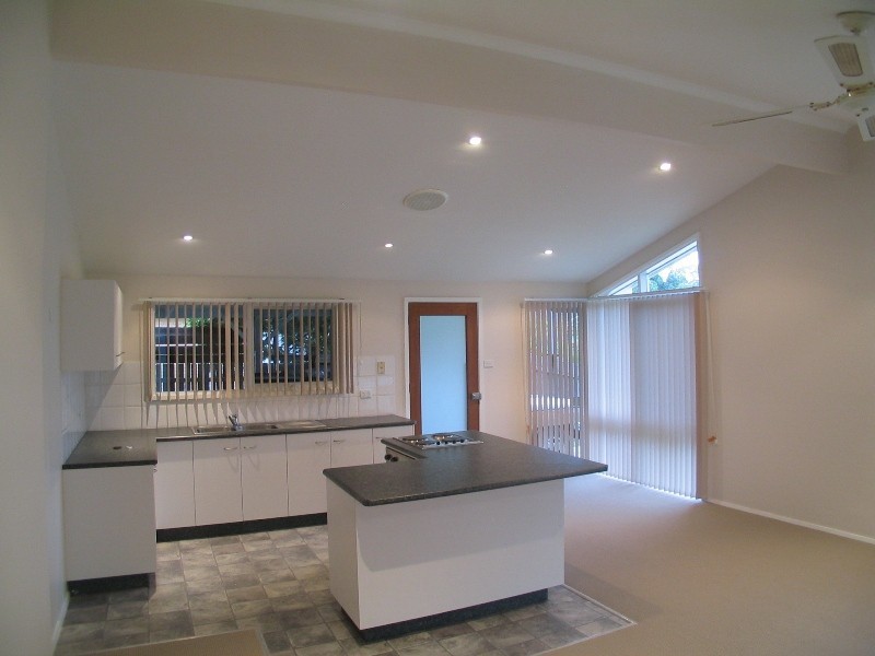 1/57 Orange Parade, Wyoming NSW 2250