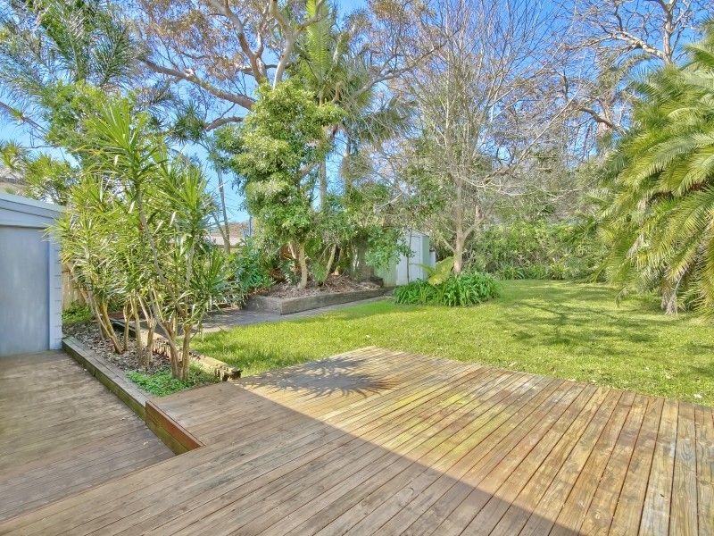 1002 The Entrance Road, Forresters Beach NSW 2260