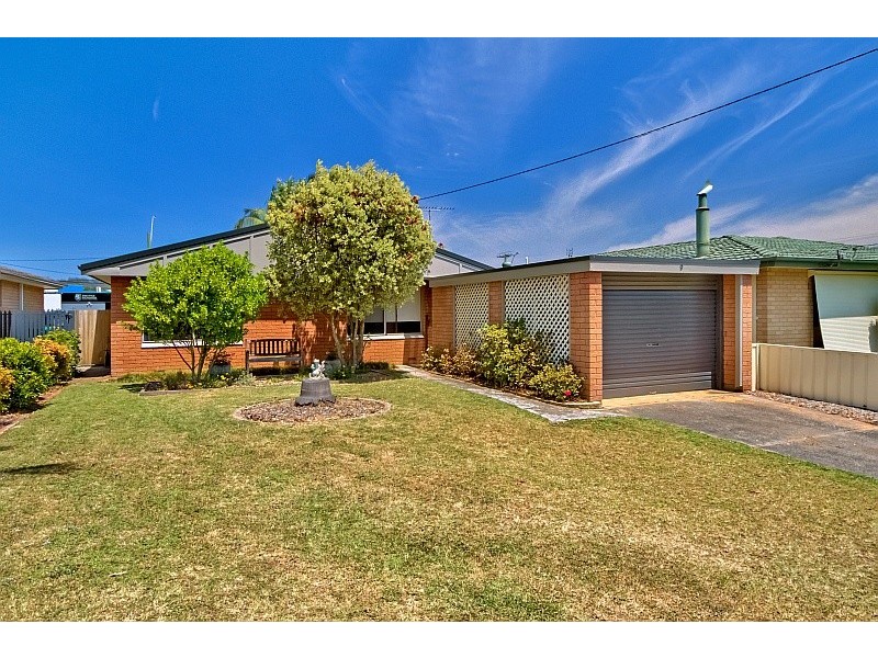 9 Lingi Street, Erina NSW 2250
