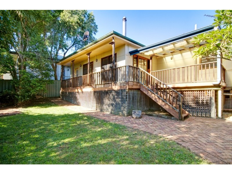 6 Caroline Street, East Gosford NSW 2250