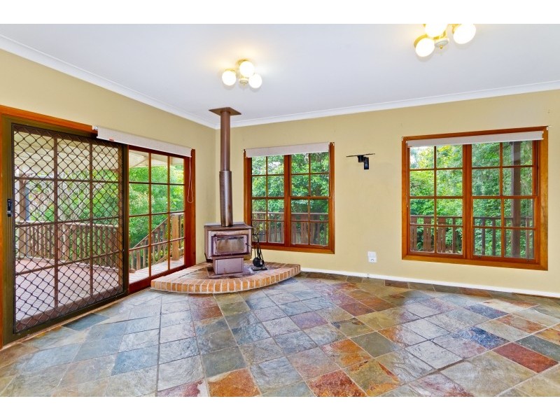 6 Caroline Street, East Gosford NSW 2250