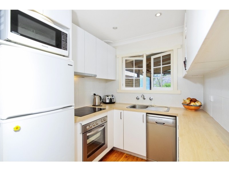 4 Toorak Avenue, Erina NSW 2250