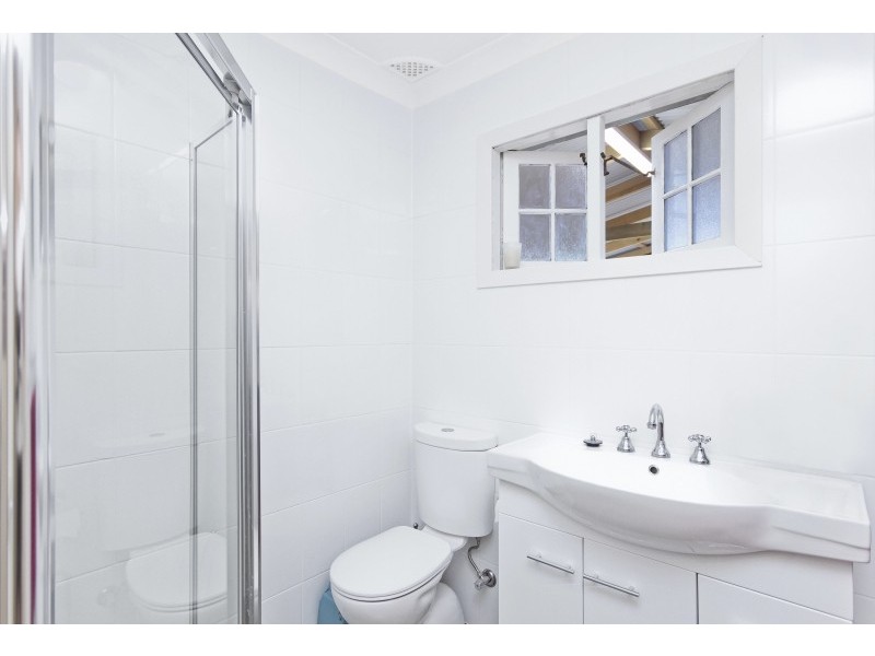 4 Toorak Avenue, Erina NSW 2250