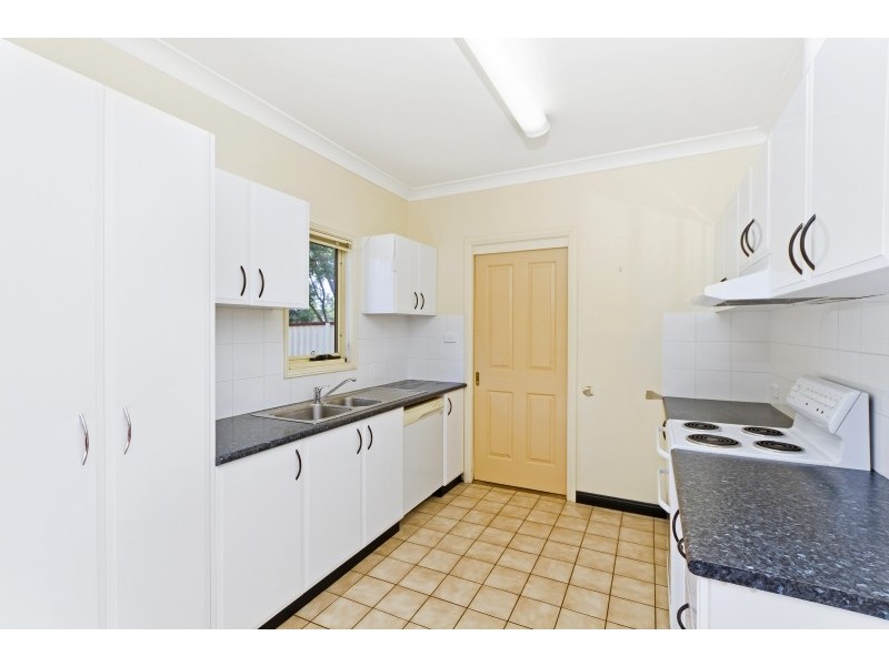 2/191 Albany Street, Point Frederick NSW 2250