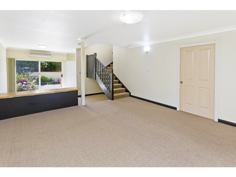 2/191 Albany Street, Point Frederick NSW 2250