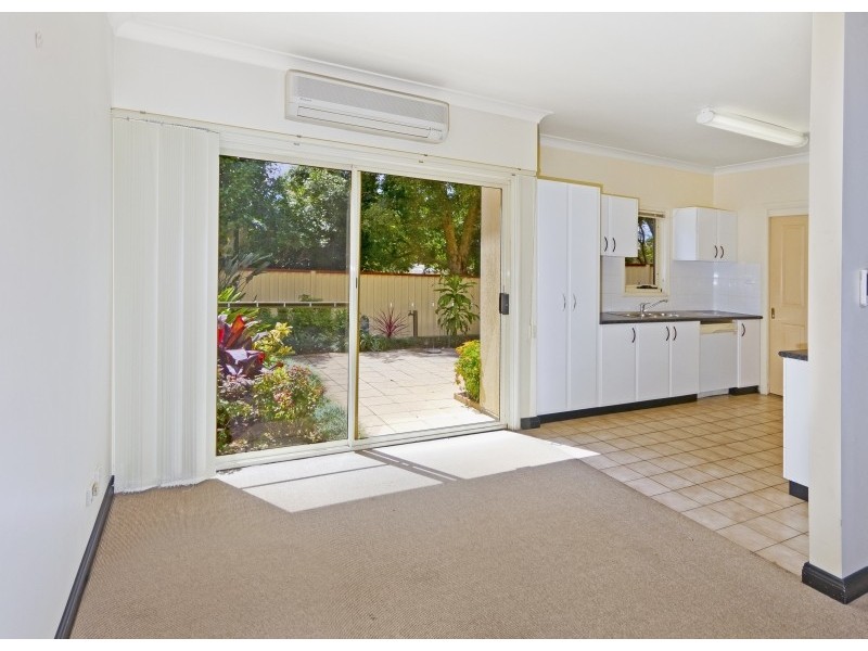 2/191 Albany Street, Point Frederick NSW 2250