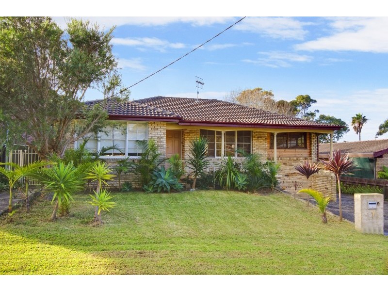 7 Anglers Drive, Bateau Bay NSW 2261