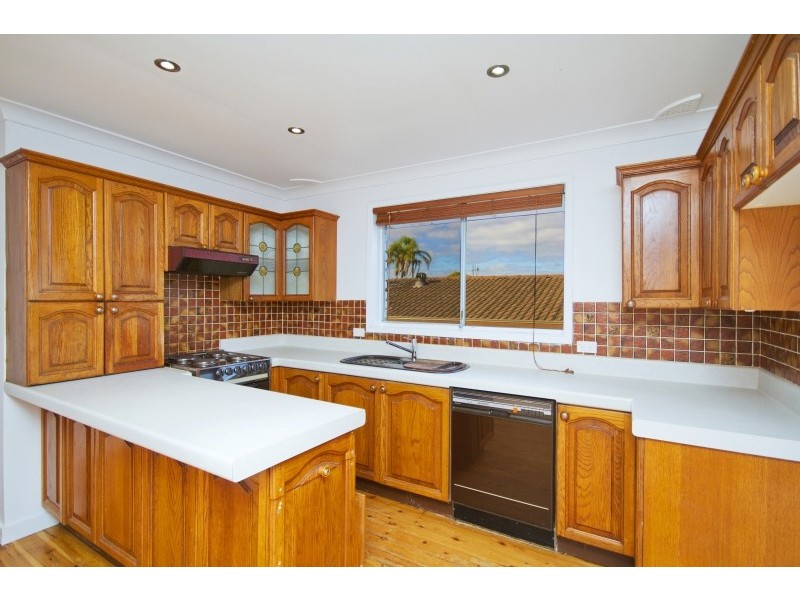 7 Anglers Drive, Bateau Bay NSW 2261