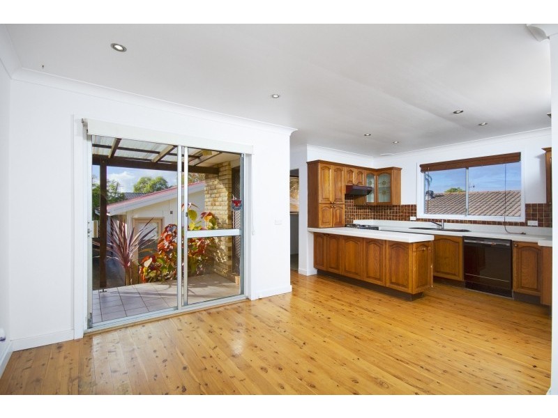 7 Anglers Drive, Bateau Bay NSW 2261