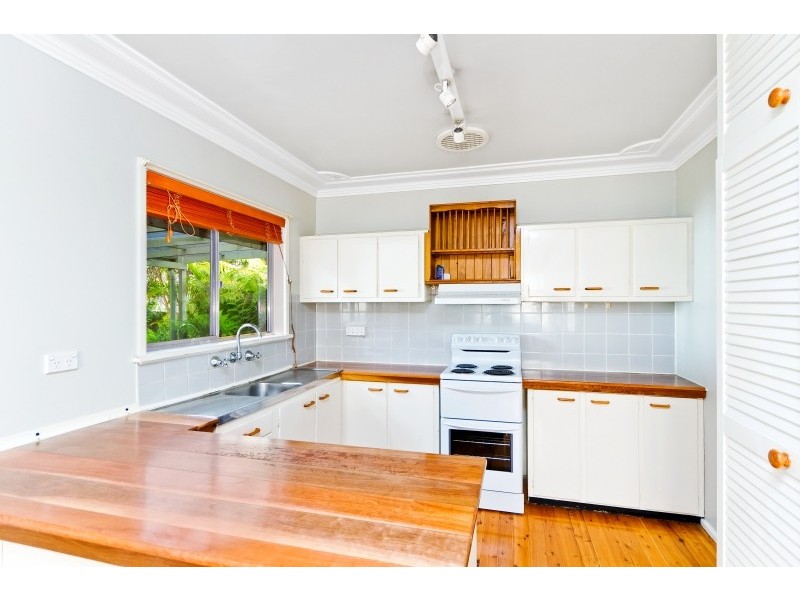 12 Lock Avenue, Springfield NSW 2250