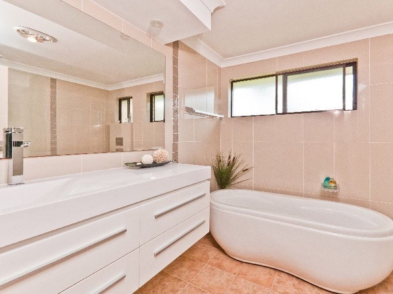 11 Kuburra Road, Erina NSW 2250