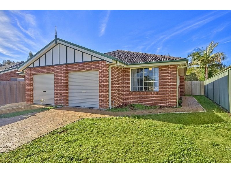 11b Castlereagh Crescent, Bateau Bay NSW 2261