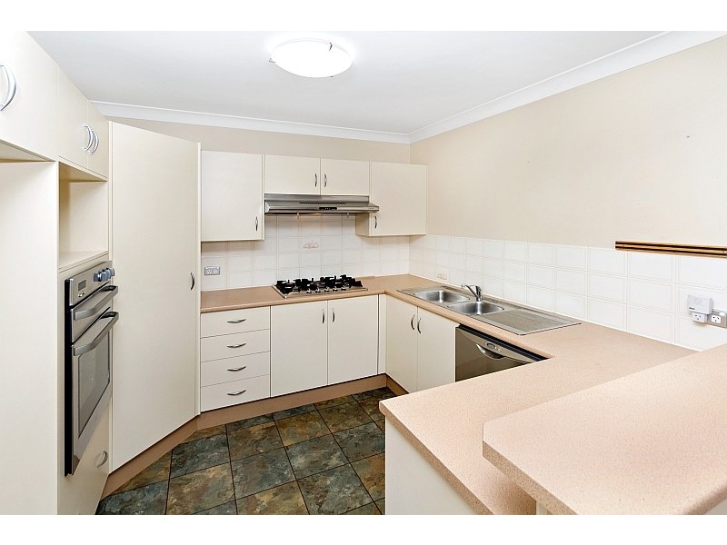 3 Wixstead Close, Point Clare NSW 2250