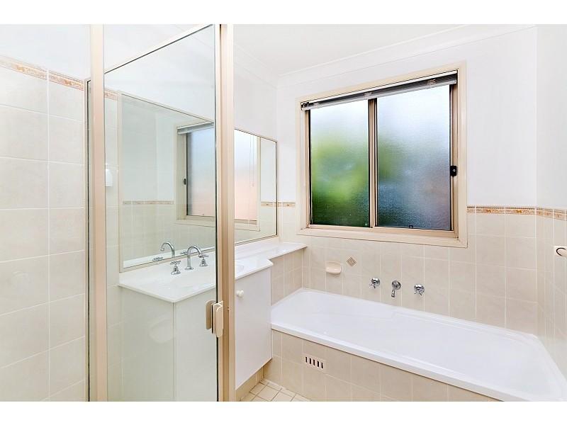 3 Wixstead Close, Point Clare NSW 2250