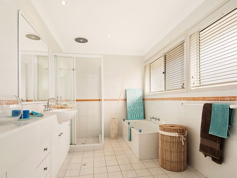 1/14 Elgata Avenue, North Avoca NSW 2260