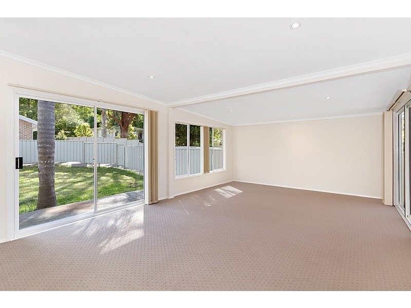 11 Lisarow Street, Lisarow NSW 2250