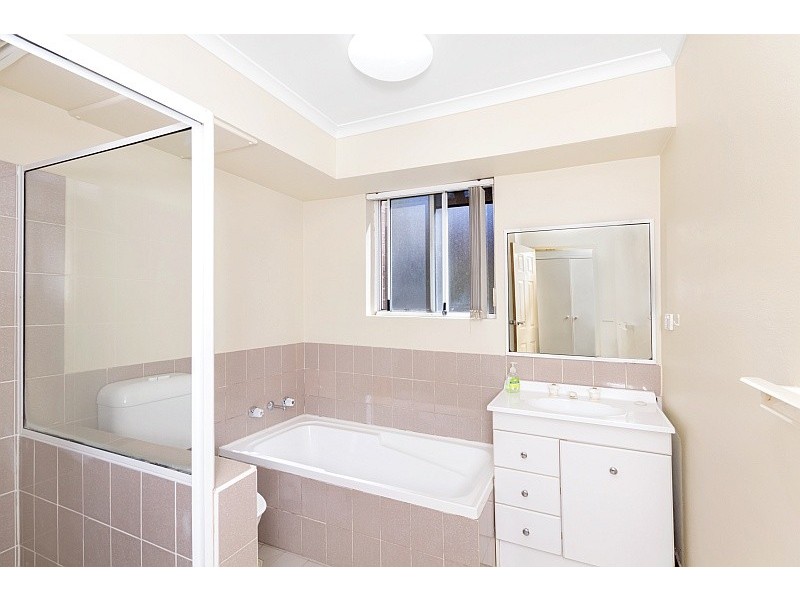 4/23-27 Hills Street, Gosford NSW 2250