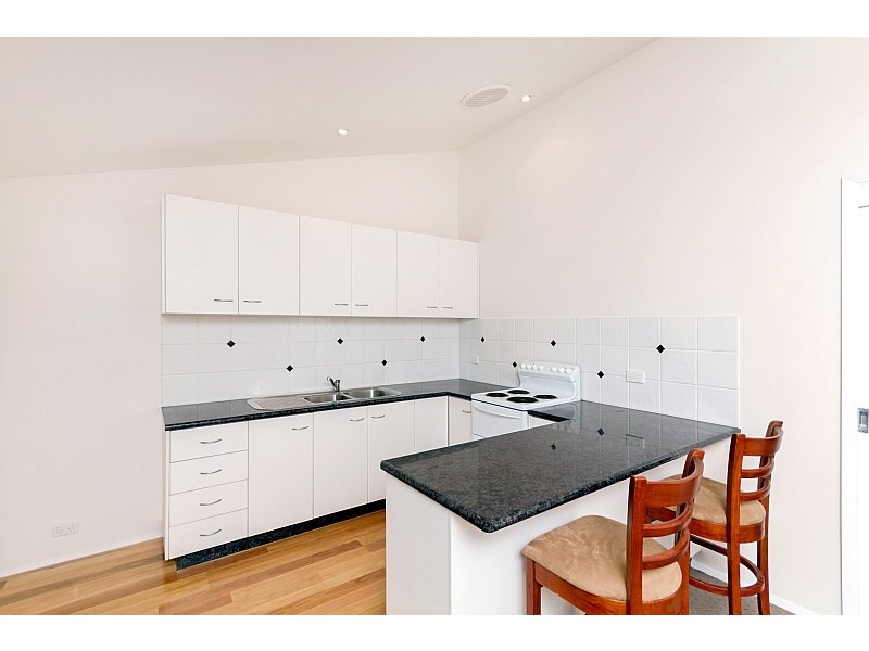 2/57 Orange Parade, Wyoming NSW 2250