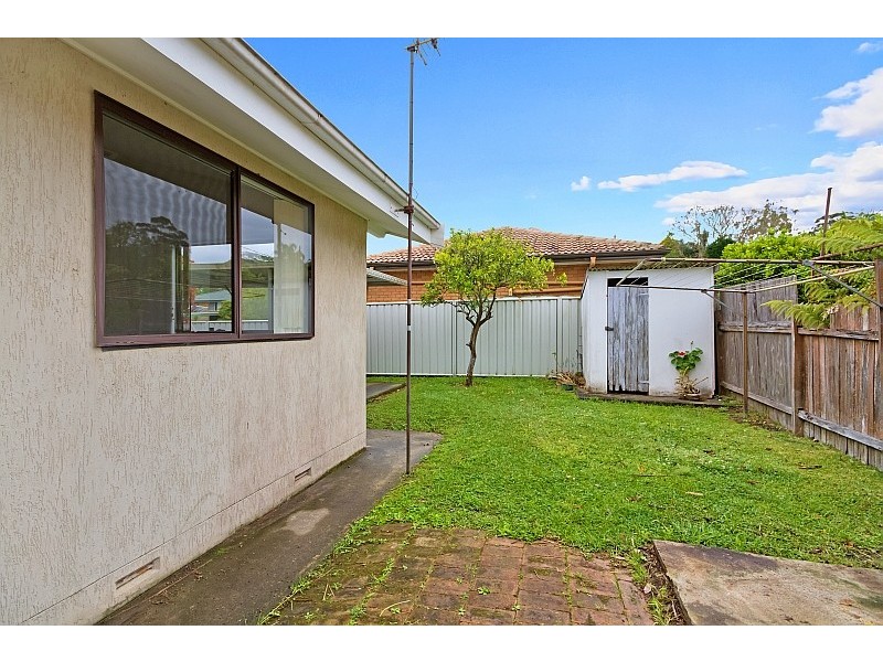 2/57 Orange Parade, Wyoming NSW 2250