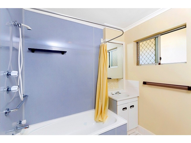 2/80 Lowanna Avenue, Forresters Beach NSW 2260