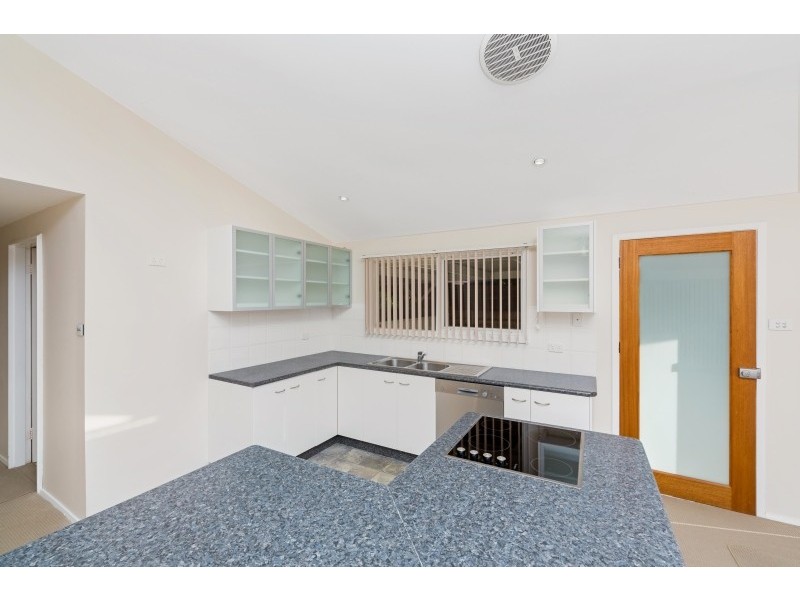 1/57 Orange Parade, Wyoming NSW 2250