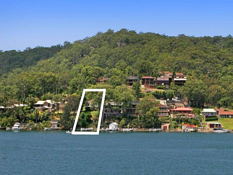 60 Daley Ave, Daleys Point NSW 2257