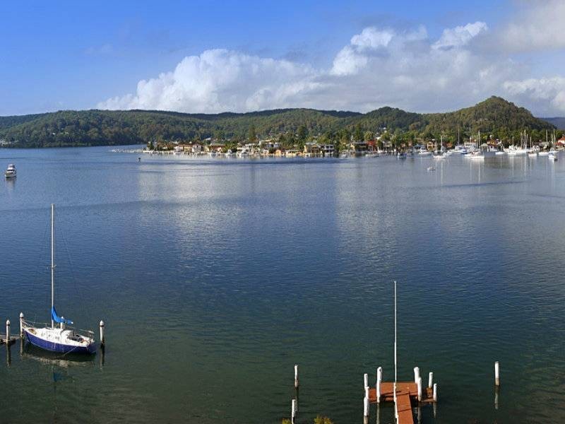 100 Daley Avenue, Daleys Point NSW 2257