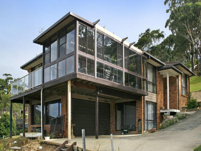 100 Daley Avenue, Daleys Point NSW 2257