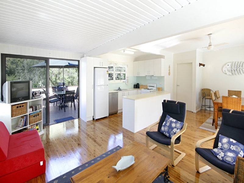 15 Emerald Avenue, Pearl Beach NSW 2256