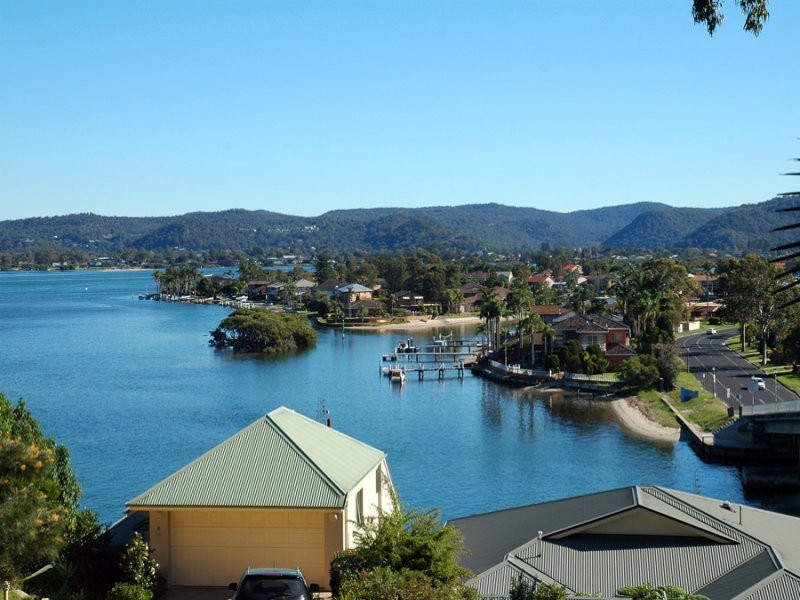 2 Daley Avenue, Daleys Point NSW 2257