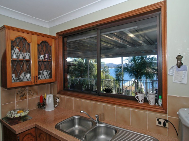 2 Daley Avenue, Daleys Point NSW 2257