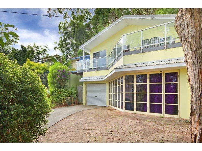 11 Daley Ave, Daleys Point NSW 2257