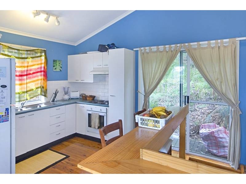 11 Daley Ave, Daleys Point NSW 2257