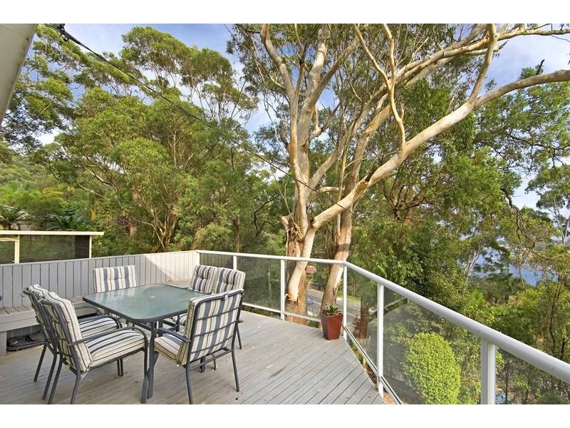 11 Daley Ave, Daleys Point NSW 2257
