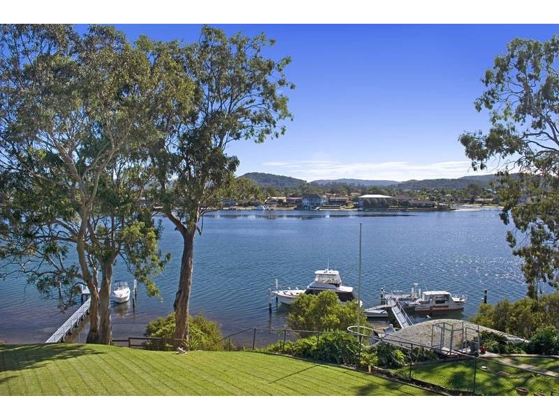 52 Daleys Avenue, Daleys Point NSW 2257