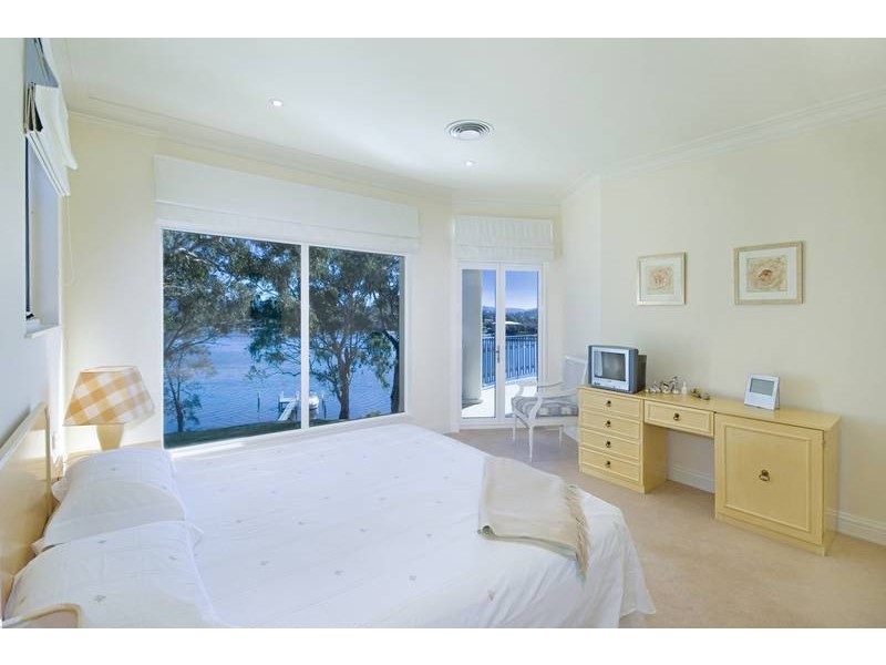 52 Daleys Avenue, Daleys Point NSW 2257