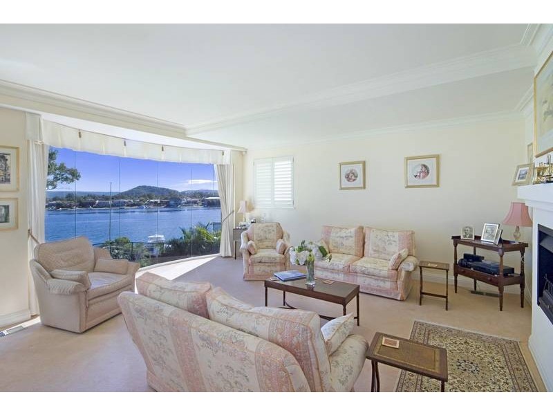 52 Daleys Avenue, Daleys Point NSW 2257