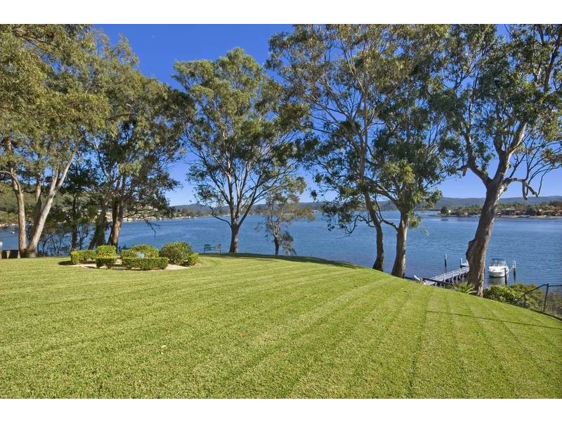 52 Daleys Avenue, Daleys Point NSW 2257