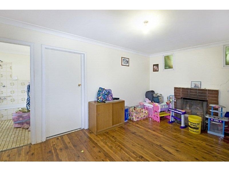 3 Caswell St, Peak Hill NSW 2869