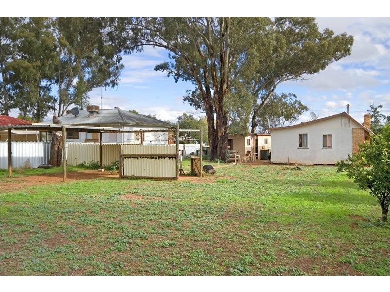 3 Caswell St, Peak Hill NSW 2869