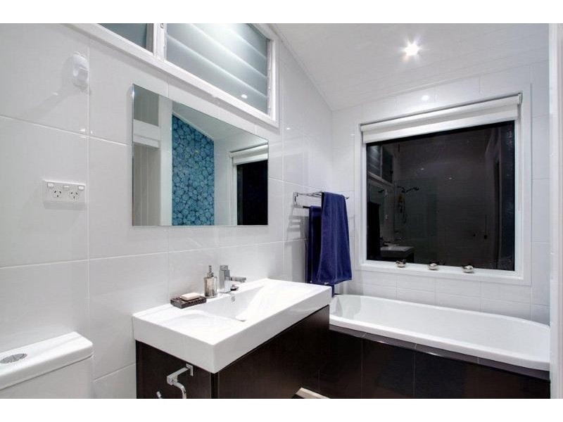 20 Harcourt Place, North Avoca NSW 2260