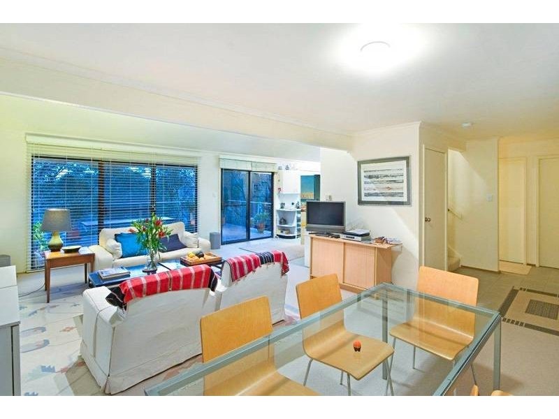 10 Francis Road, North Avoca NSW 2260