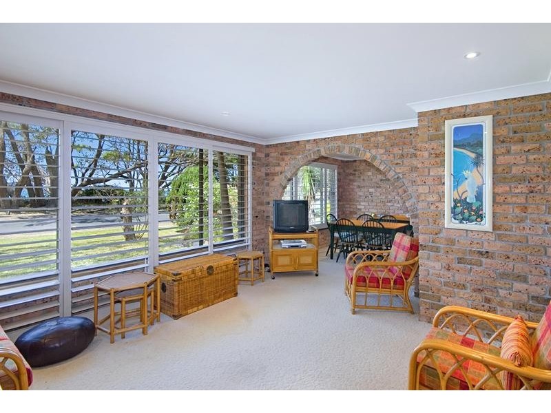 11 Pearl Parade, Pearl Beach NSW 2256