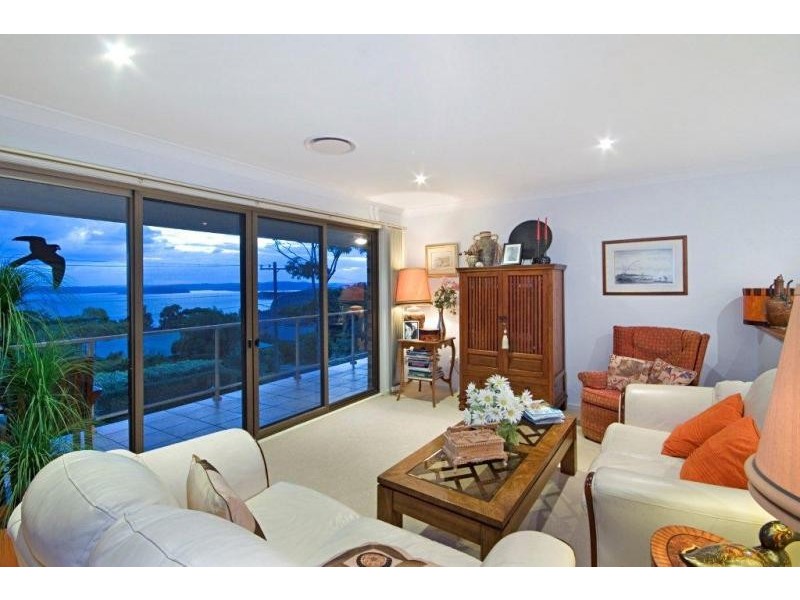 27 Pauline Ave, Killcare Heights NSW 2257