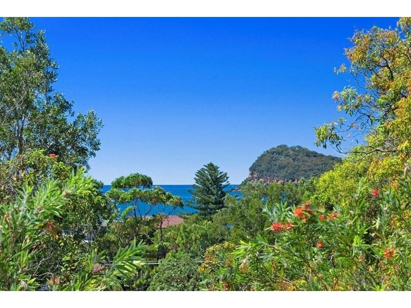 18 Beryl Boulevarde, Pearl Beach NSW 2256