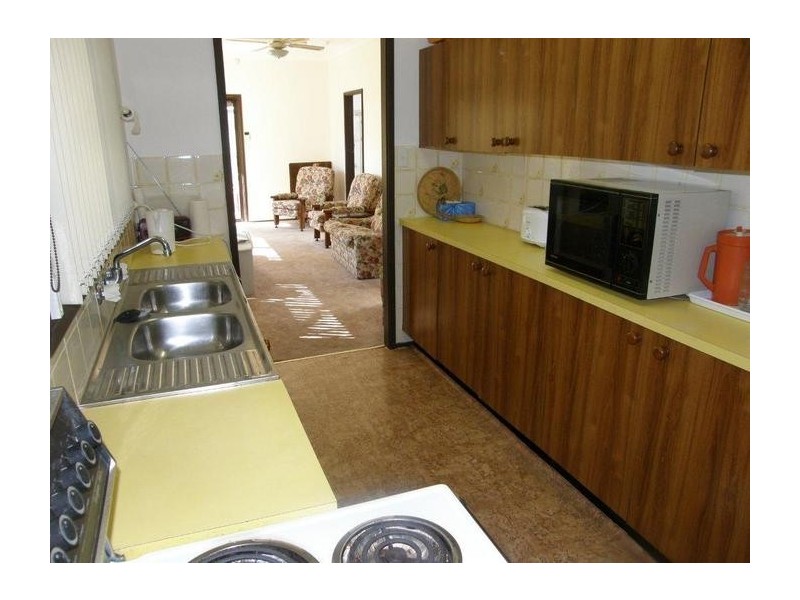 50 Barrenjoey Rd, Ettalong Beach NSW 2257