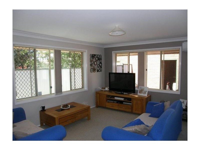 2/125 Memorial Ave, Ettalong Beach NSW 2257