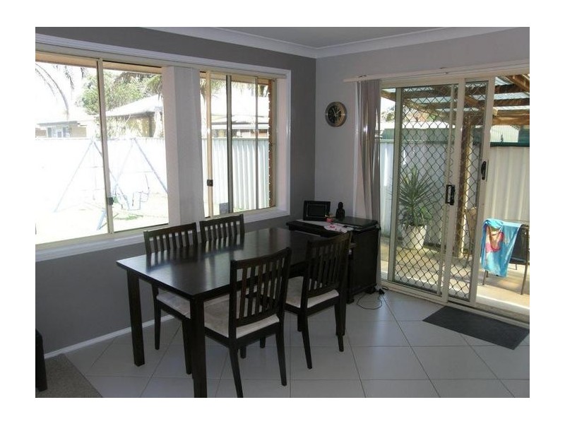 2/125 Memorial Ave, Ettalong Beach NSW 2257