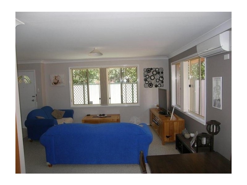 2/125 Memorial Ave, Ettalong Beach NSW 2257