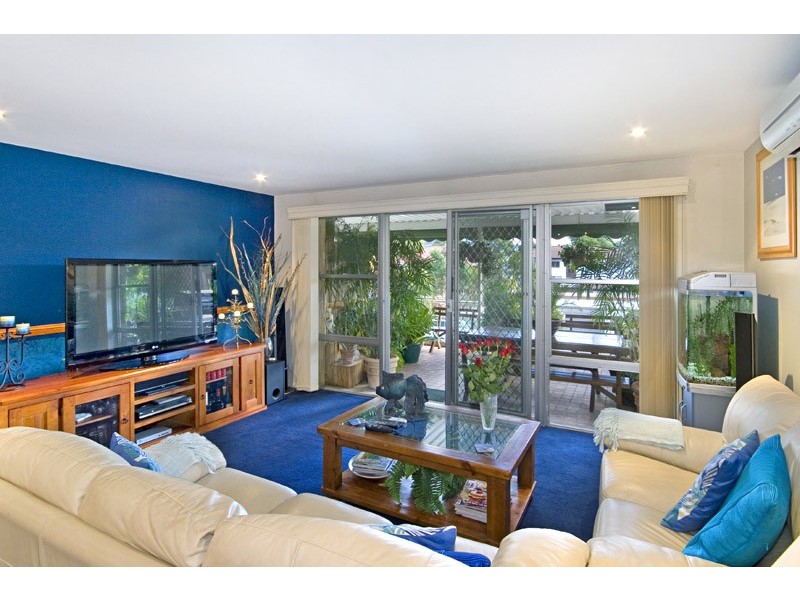 1/11 Lynn Ave, Point Frederick NSW 2250